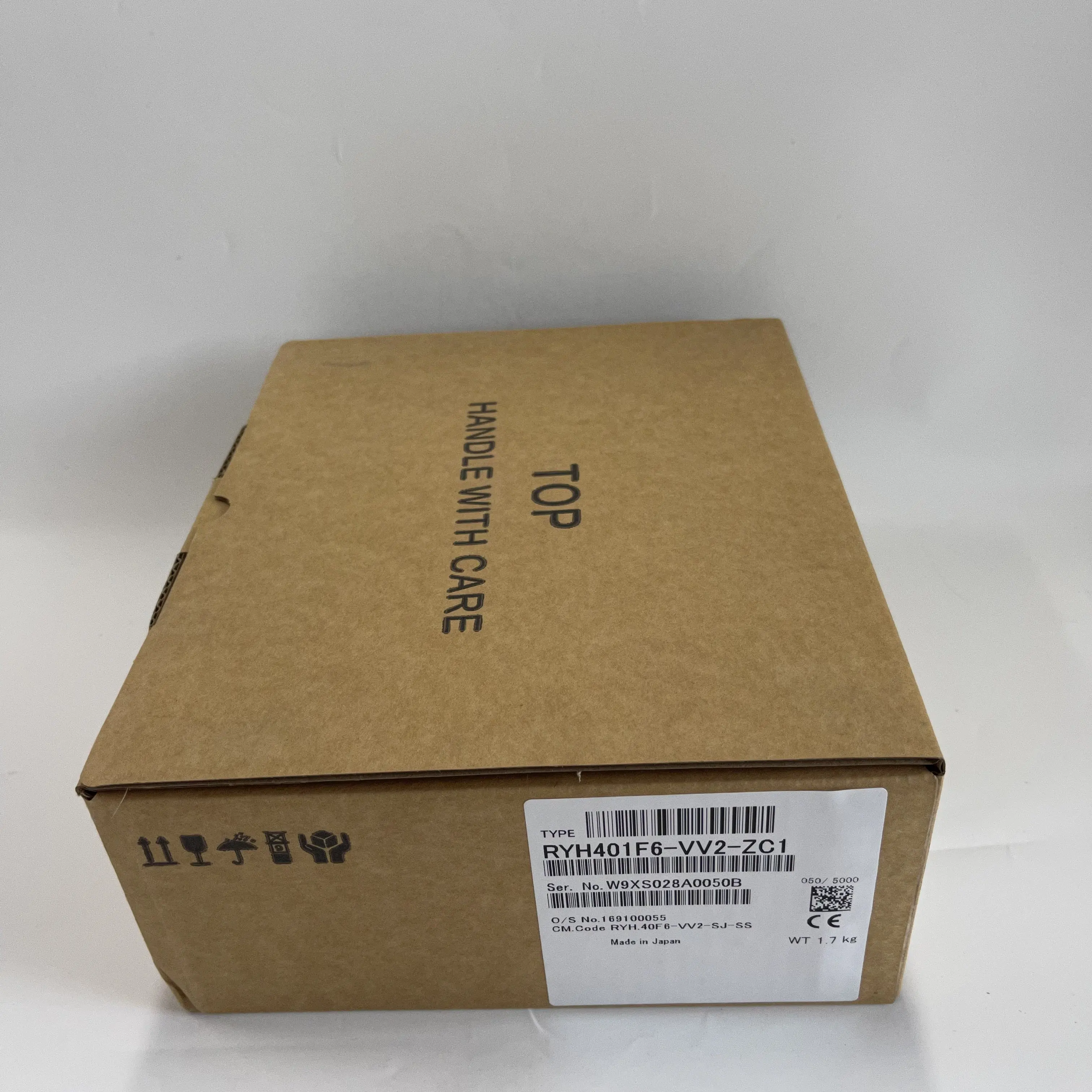 Fuji AC Servo Motor RYH401F6-VV2-ZC1 Fuji AC Servo Motor RYH401F6-VV2-ZC1