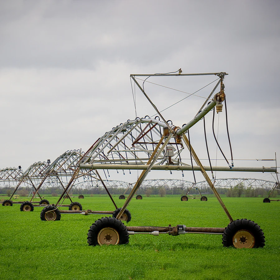 Low Cost Agricultural Machine for Center Pivot Irrigation Wheel Included IoT Control System Pump Motor Core Components System