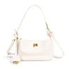 Boucle en or blanc