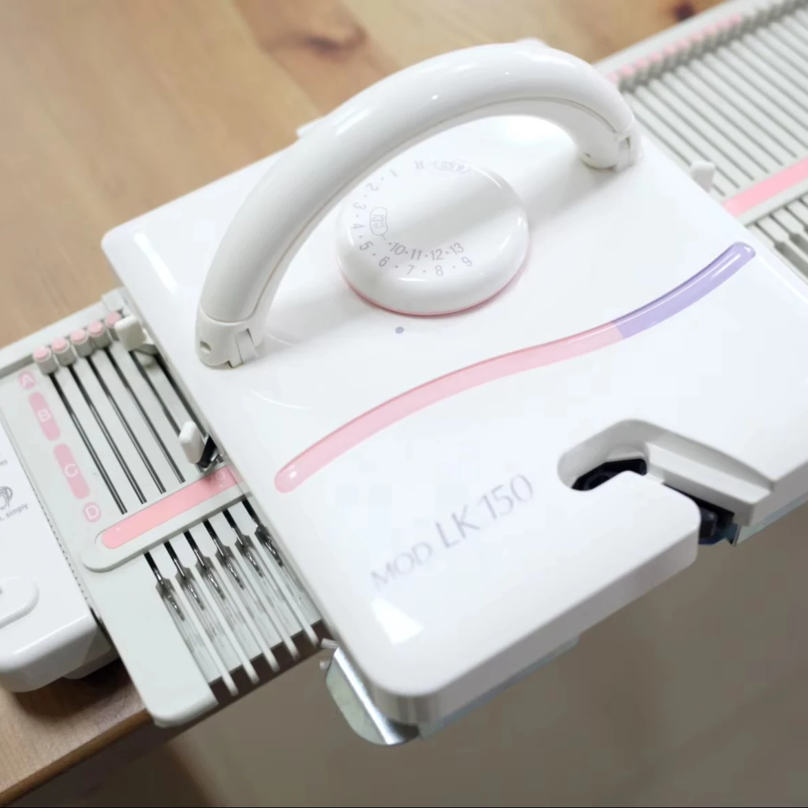 Recruiting Agents Beginner Hand-Driven Weaving Machinery for Home Use Condition Knitting Machine for Silver Reed LK150