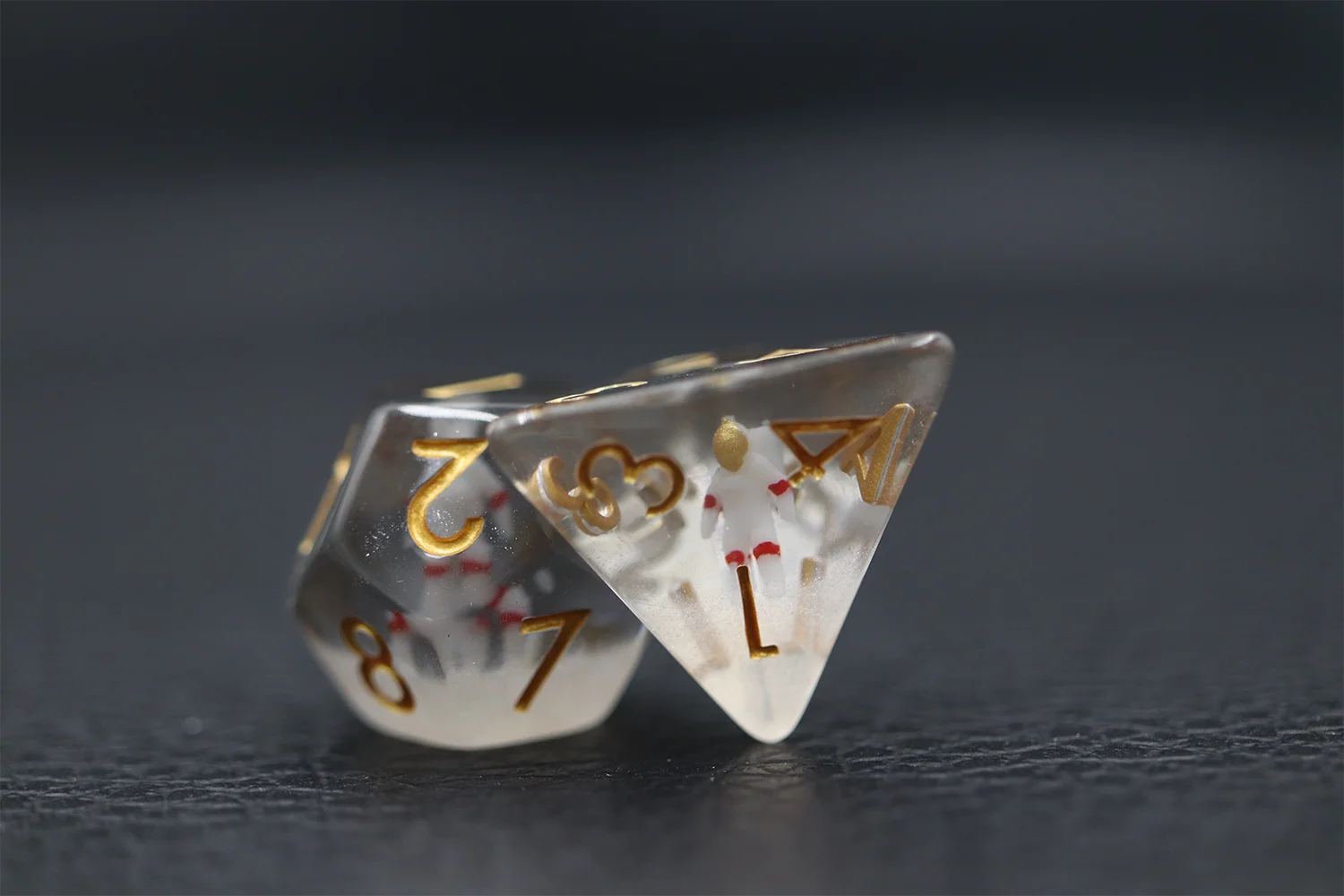 Handmade 7pcs Bulk Resin Round Edge Dnd Dice Set Astronaut Inclusion Polyhedral Resin Dice for Dnd Games supplier