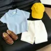Pantaloncini blu a maniche corte