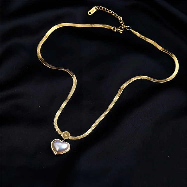 Wholesale No Fade Stainless Steel  18k PVD Gold Plated Korean Necklace Fashion Luxury Love Shell Necklace Fashion Jewelry
