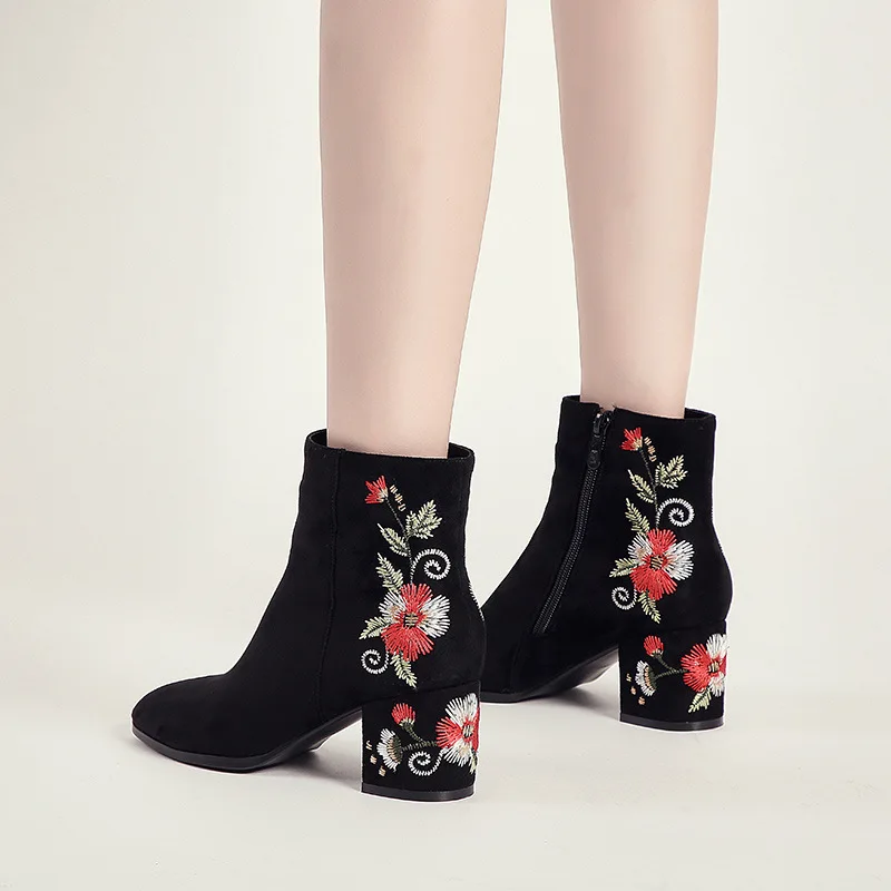 7 ideas de Tacos floreados | zapatos de tacones, zapatos de tacón lindos,  zapatos de chicas