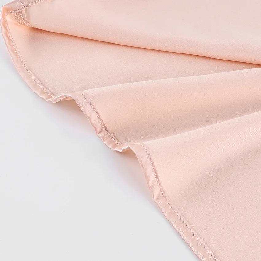 Deep V-neck Lace Suspender Shorts Pajamas Suit Autumn and Winter New Skin-friendly Cool Home Wear for Women — detail