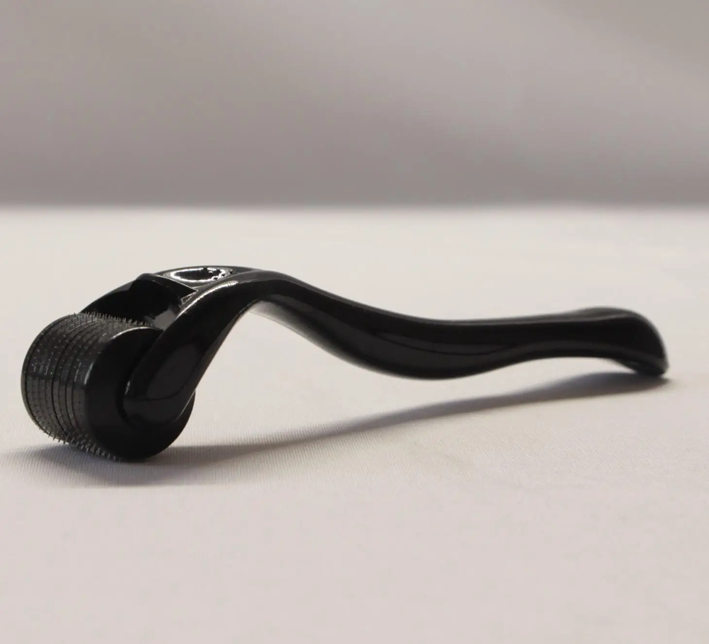 Derma Roller 540 With Microneedle Therapy Black Matte Dermaroller Face Body Beard Hair Growth Derma Beard Roller