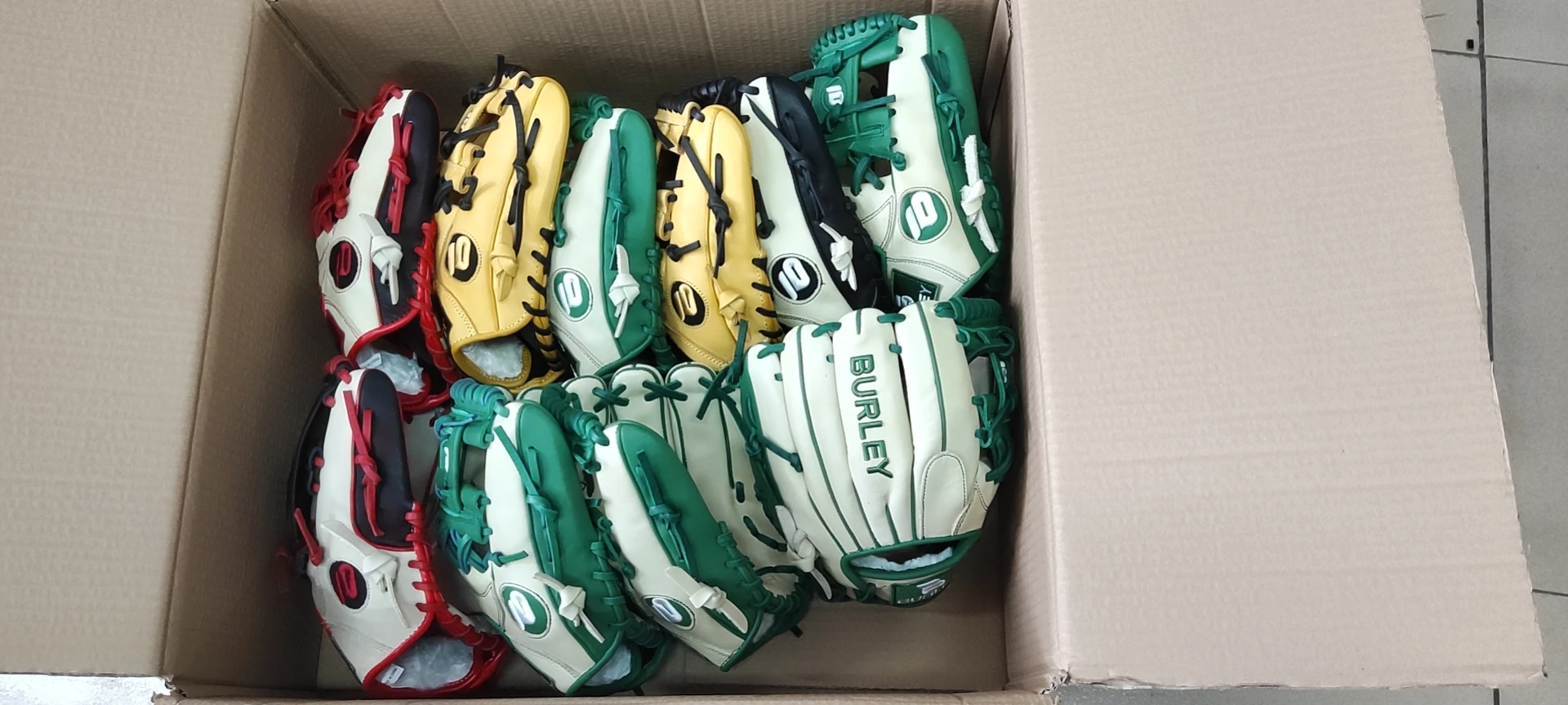 Wholesale Custom Baseball Runner Glove Sliding Baseball Mitt Sliding