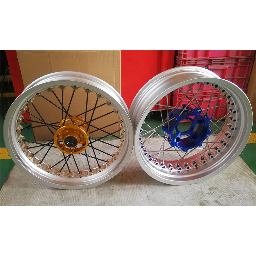 SCRAMBLER Motard Wheel 17 Wire Spoked Motorcycle Wheels for Tubeless Tyres