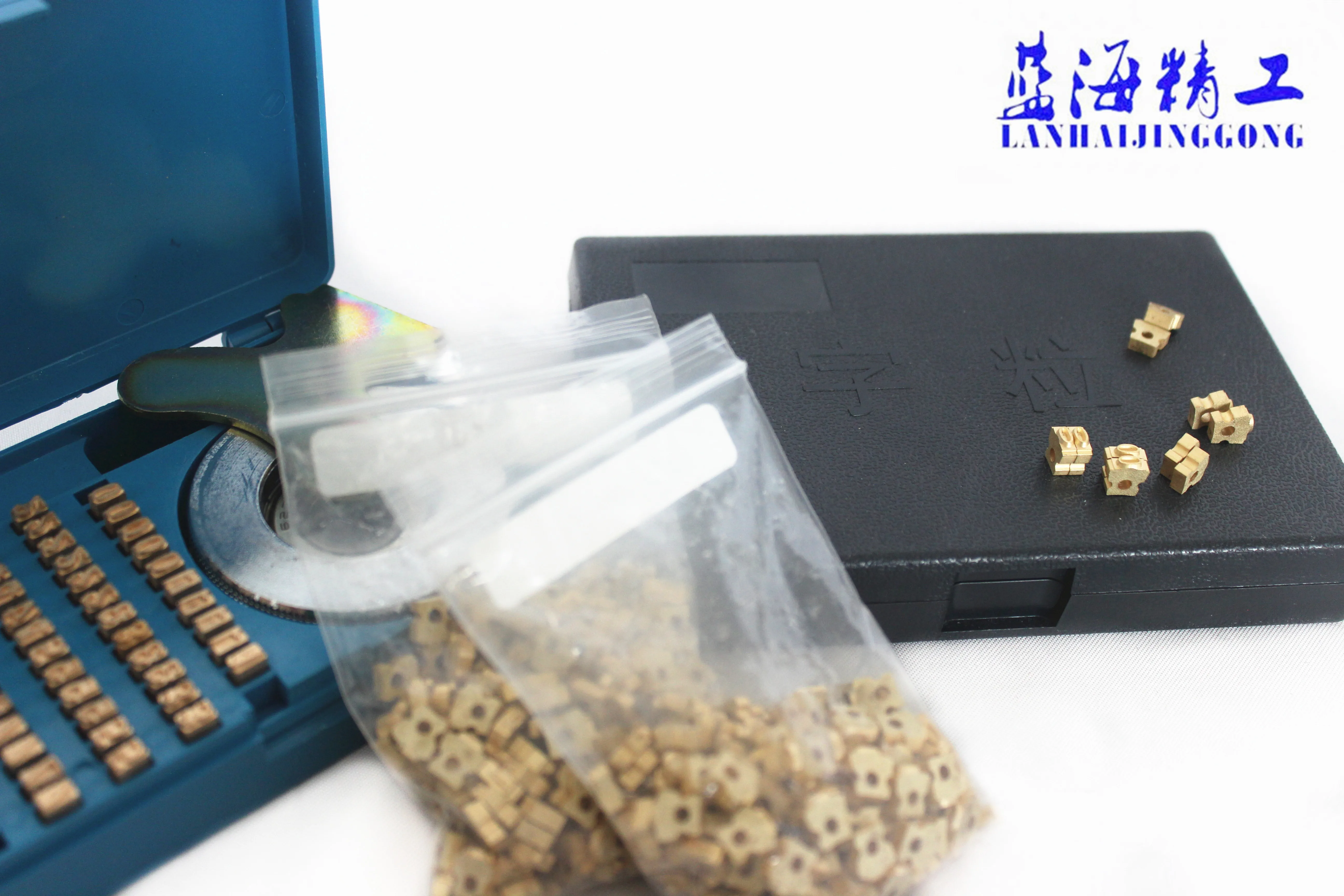 Латунные буквы и цифры шрифтов для горячего тиснения фольги Горячие чернила рулон кодирования машины для печати даты и номера партии