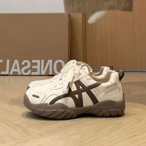 Lace-up women's shoes with a minimalist color block design, low-top, and trendy for students and commuters.