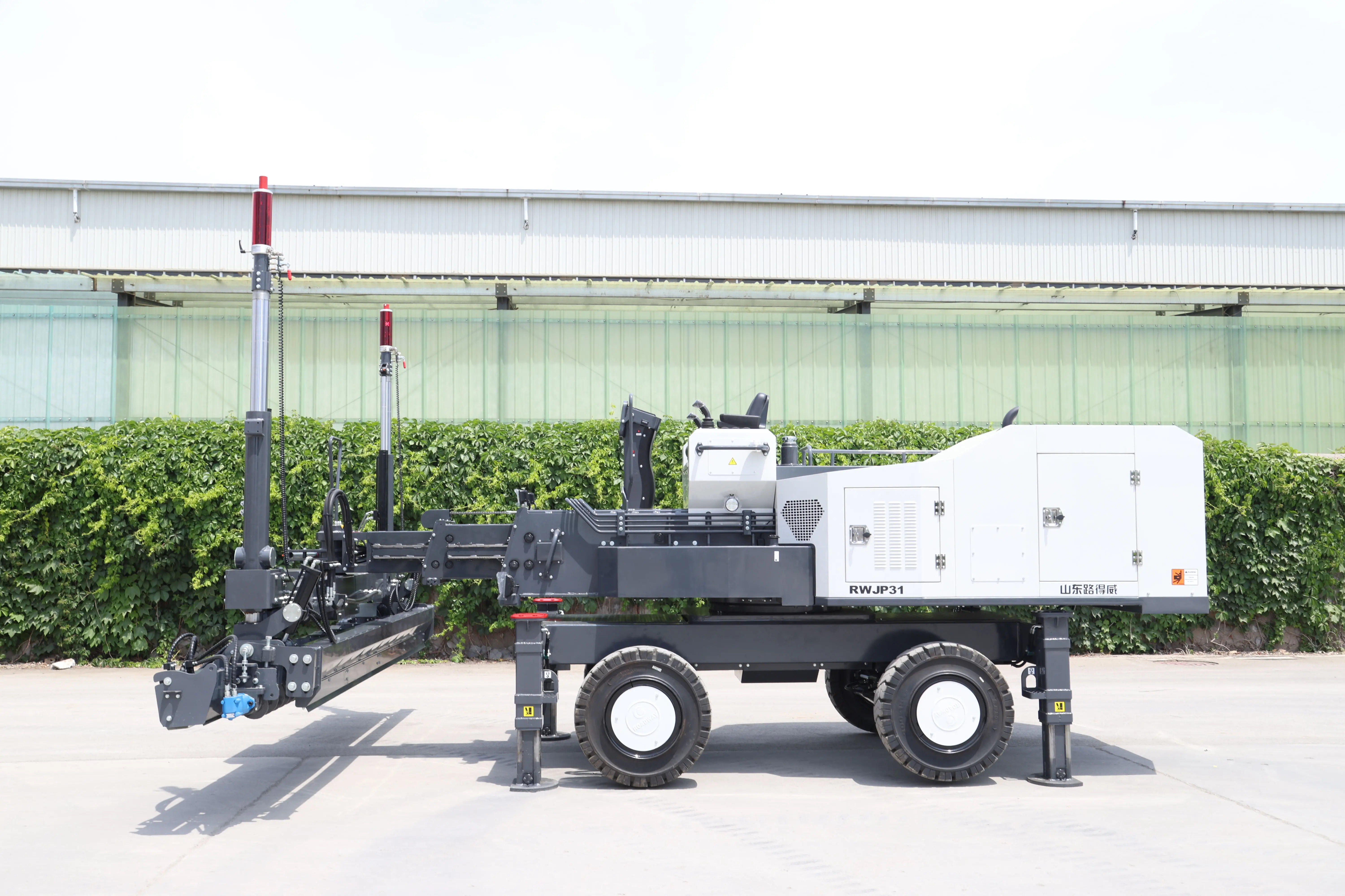 Good Price Boom Type Concrete Leveling Machine Concrete Laser Screed Machine for Sale manufacture