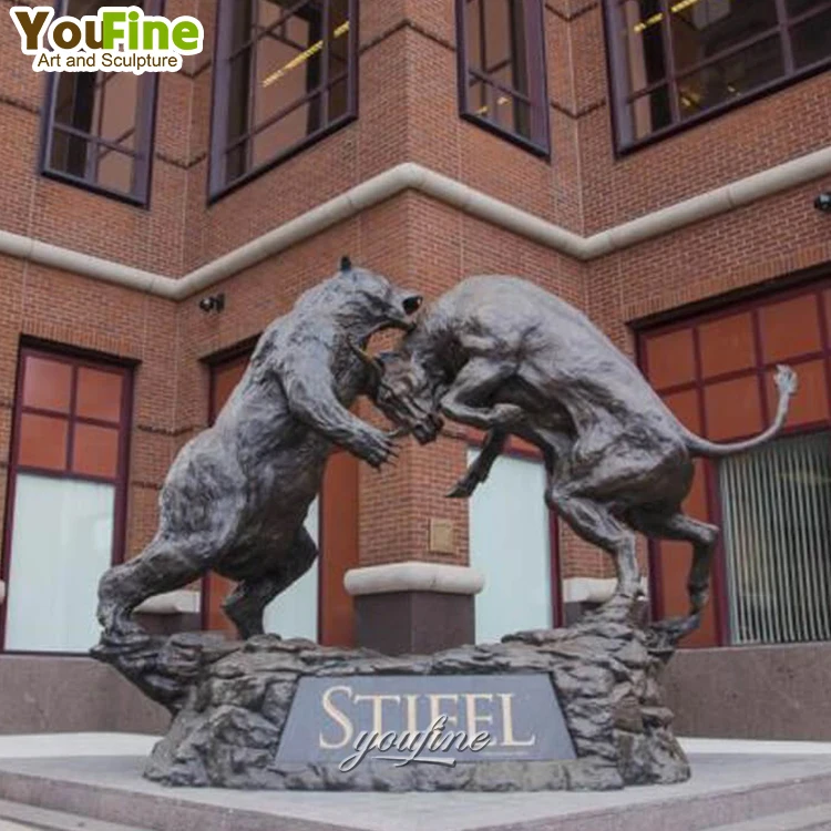 Famous Giant Animal Sculpture Bronze Bear And Bull Statue For Decoration