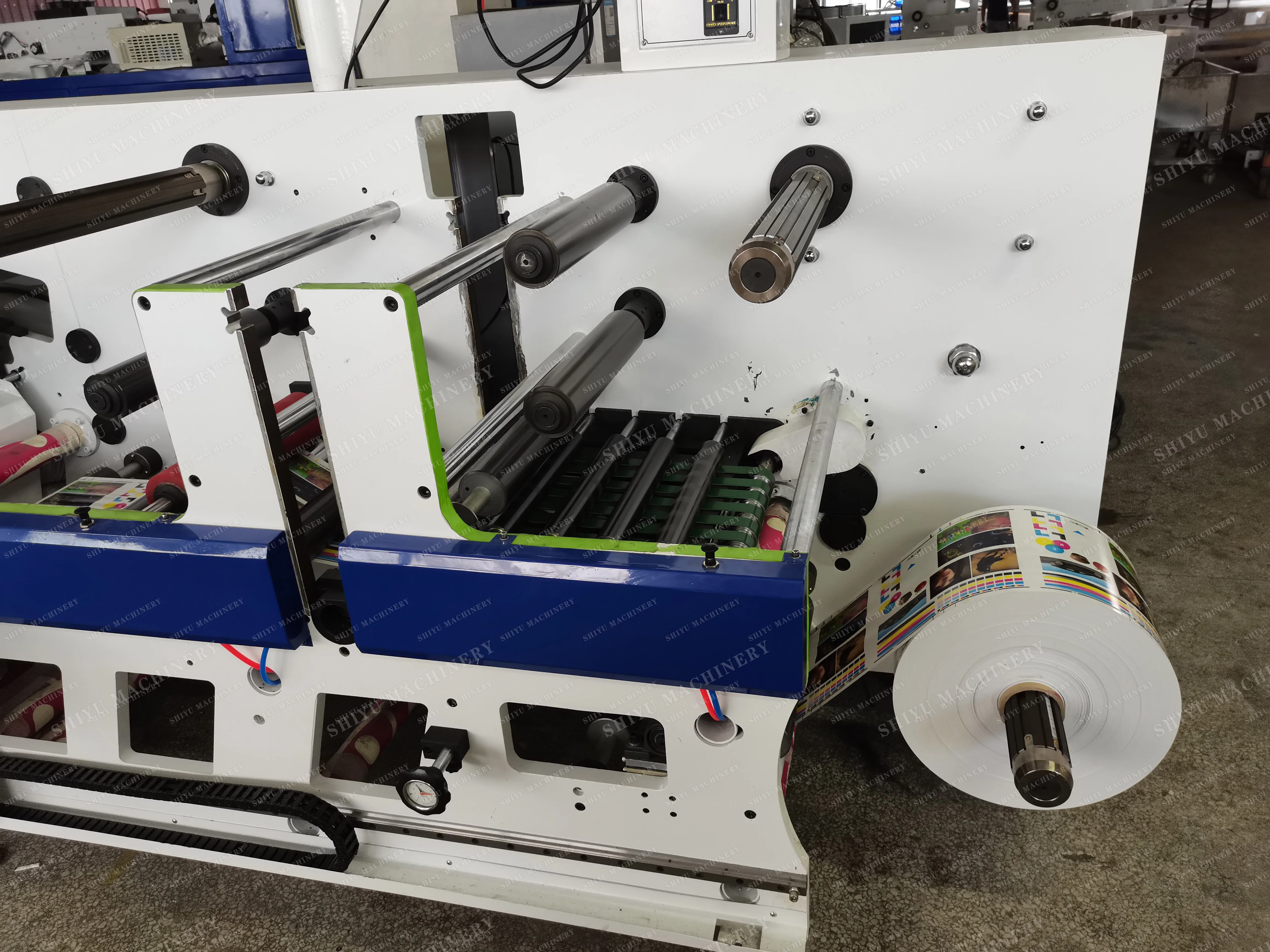1-8 Colors Adhesive Sticker Flexo Label Printing Machine Paper Roll to Roll Die Cut Flexographic Printer for Labels