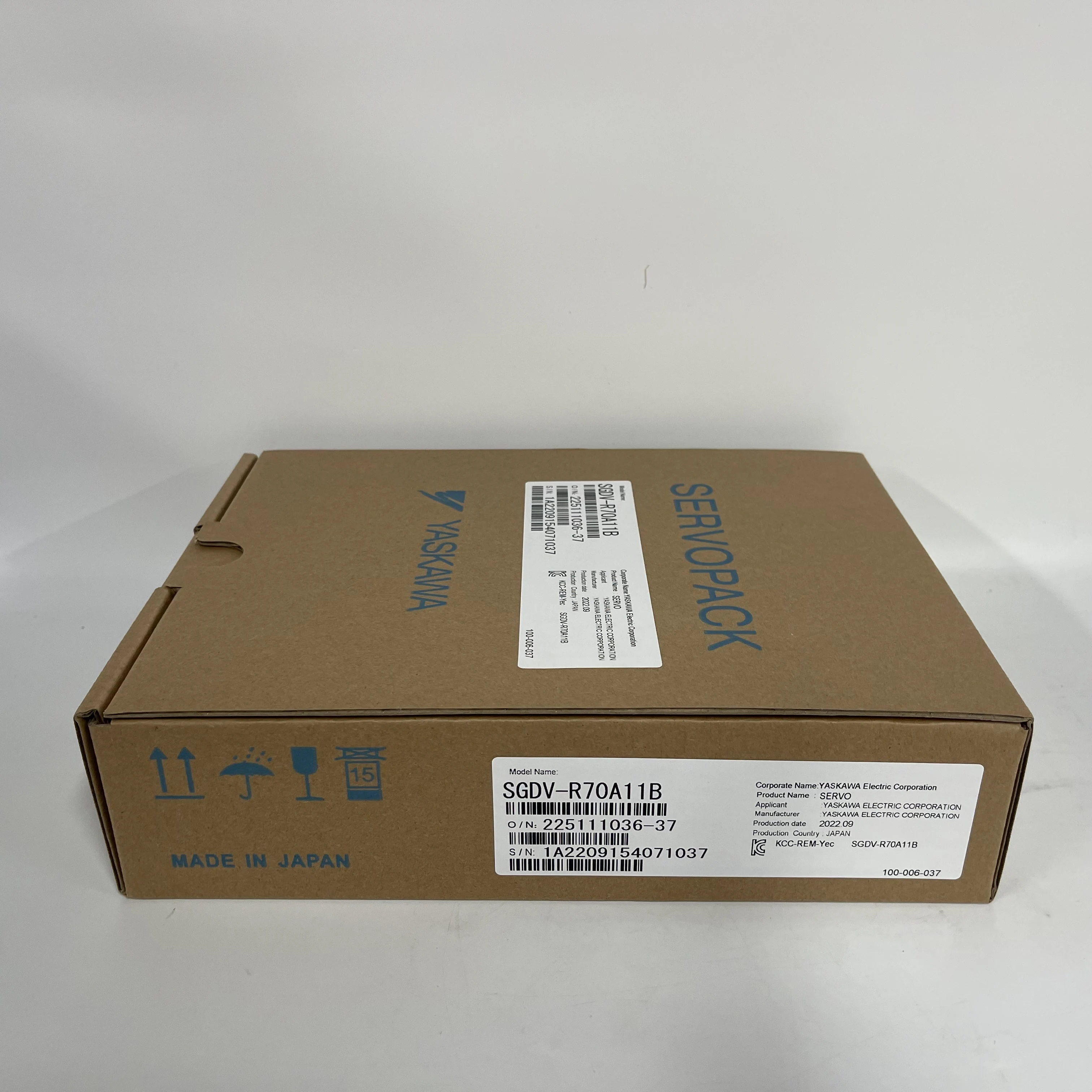 YASKAWA Servopack (Servo Drive) SGDV-R70A11B YASKAWA Servopack (Servo Drive) SGDV-R70A11B