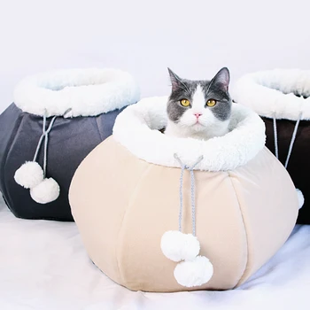 Wholesale Custom New Design Comfortable Cat House with BallsToy All Season Deformation-proof Cat Bed