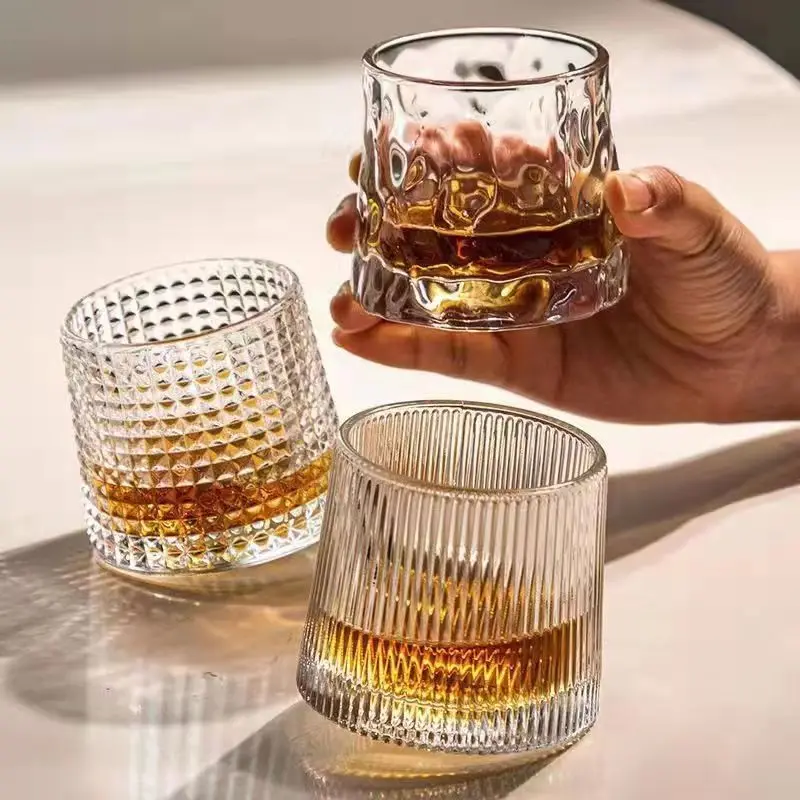 Nordic Design Embossed Transparent Crystal Luxury Rotating Glass Cup  Whiskey Cups with Walnut Ebony Stand for Wine Serving