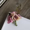 Boutonnière viola