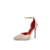 Cuir verni nude-semelle rouge 11cm