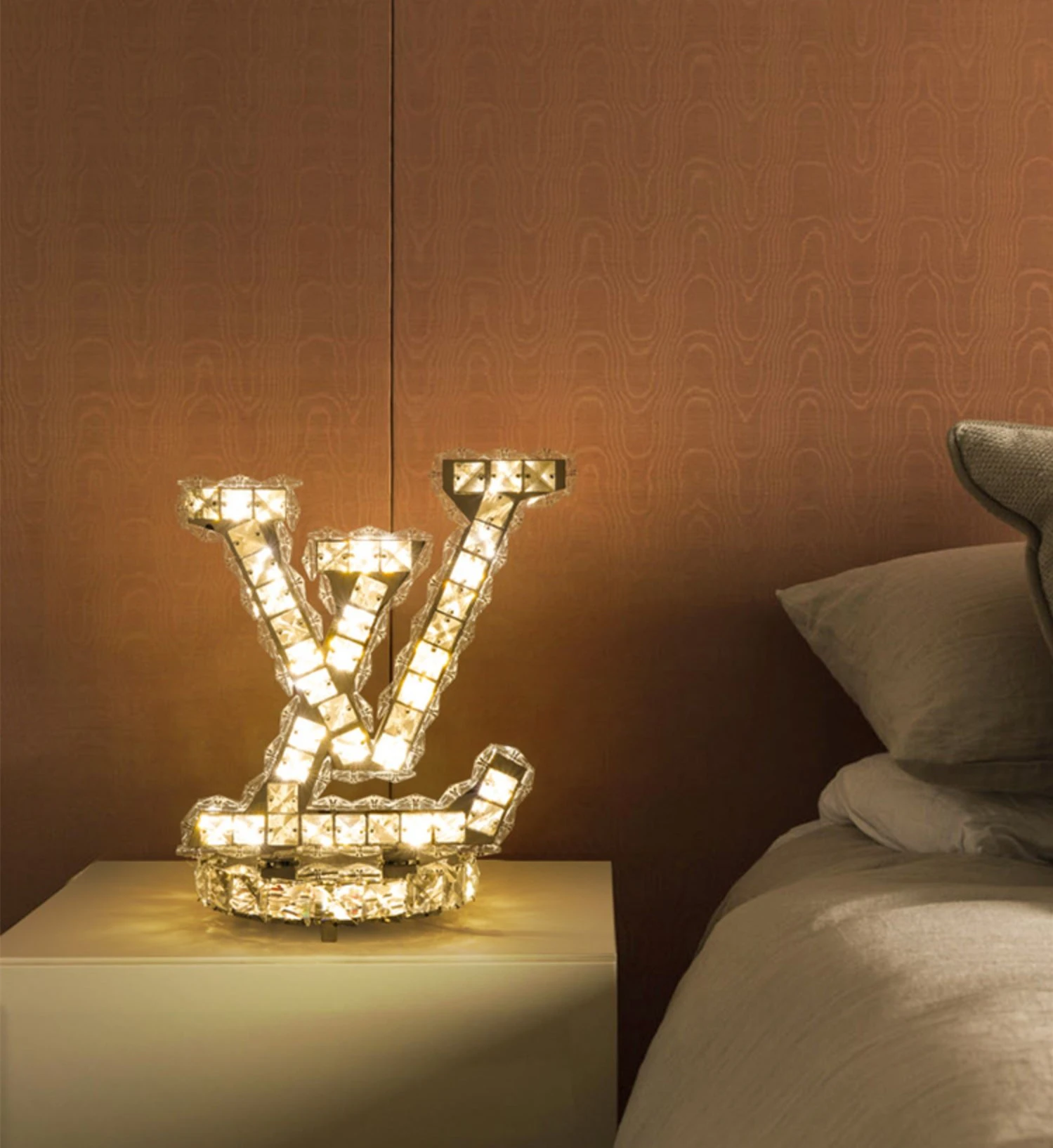 Bedroom bed lamp warm crystal table lamp simple modern fashion night light 110V 220V in put