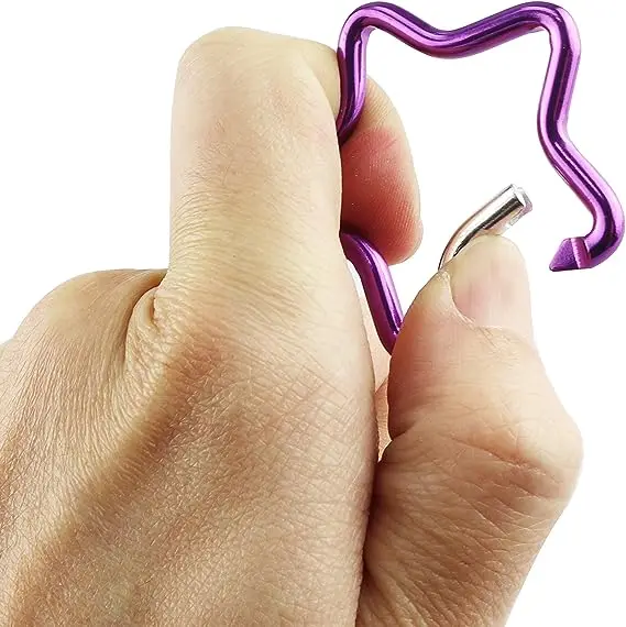 2025 Wholesale Popular Styles with Multiple Colors Available 5cm Pentagonal Star Shaped Aluminum Alloy Spring Keychain