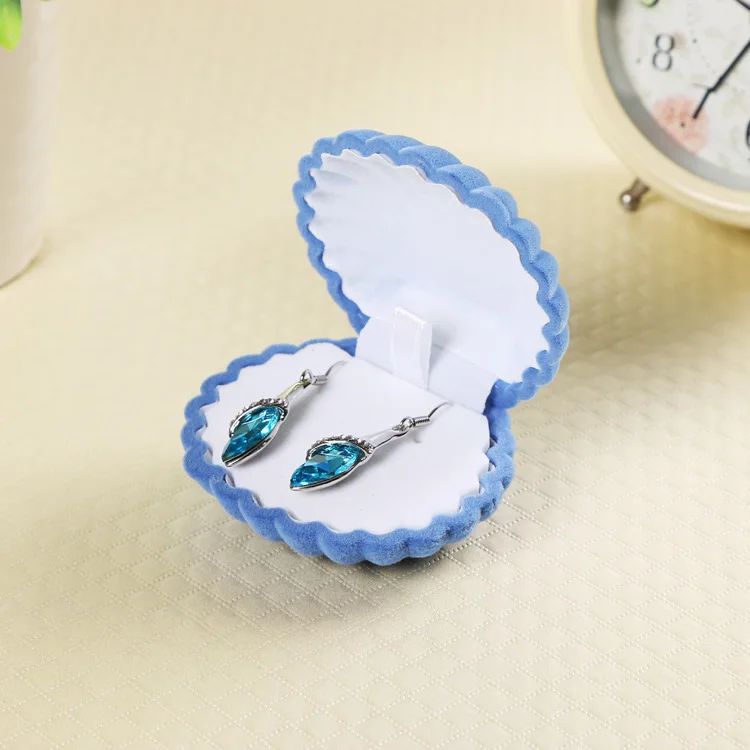 Delicate Shell Shape Velvet Jewelry Box Small Travel Jewelry Storage Case for Rings Earrings Necklaces Women Girls Cute Gifts