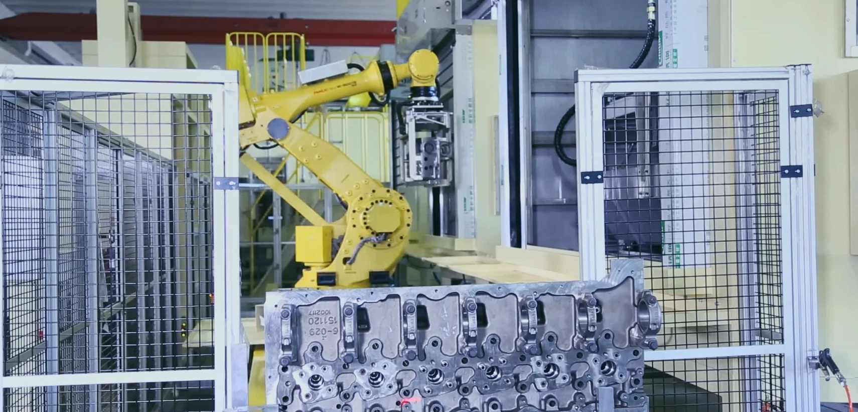 Rail-Guided Robotic Cleaning System for 6-Cylinder Diesel Engine Cylinder Heads Shimada Big Bird Cleaning Machine CH supplier