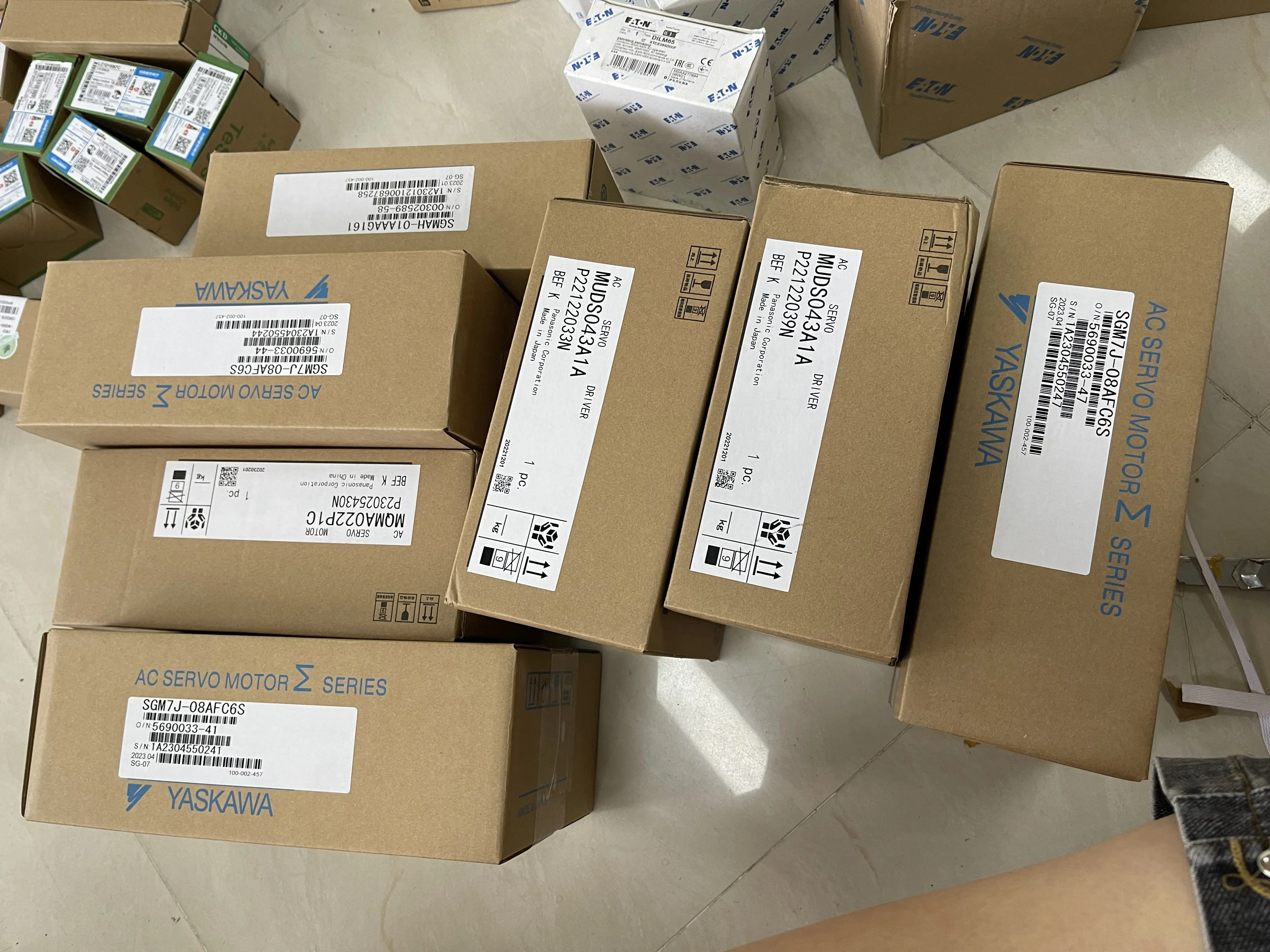 Yaskawa AC Servo Motor SGM7J-08AFC6S