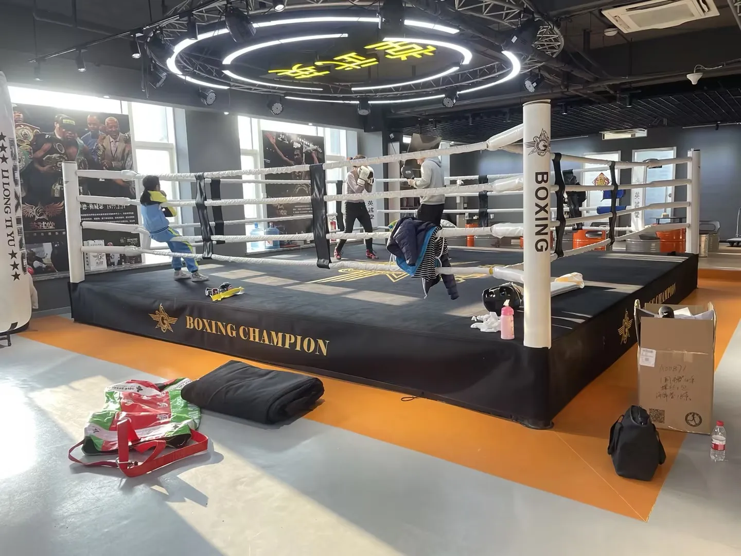 Боксерский ринг для продажи 4-7 м предназначенный соревнований по кикбоксингу используемых в славных и ФС-соревнованиях