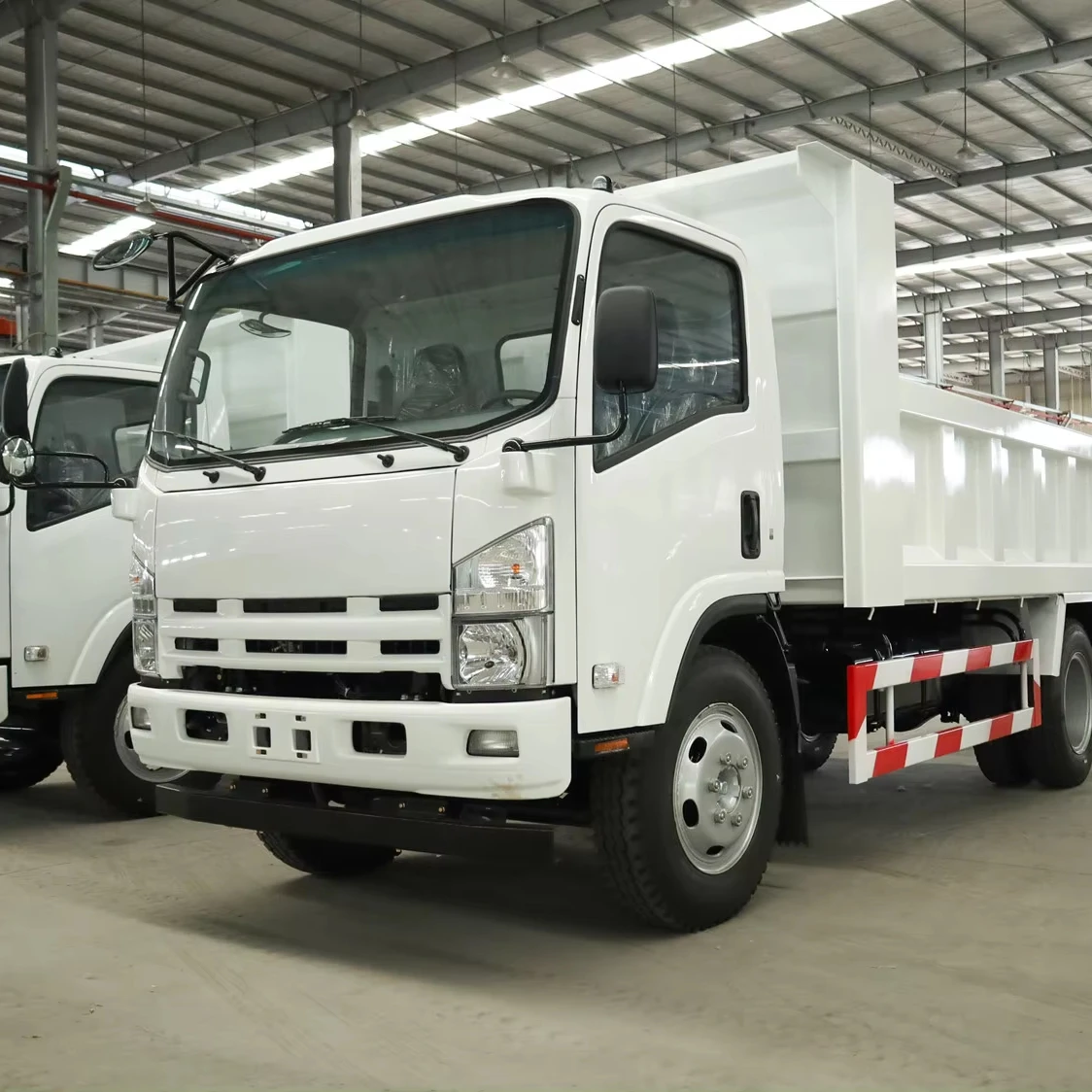 ISUZU Dump Truck - 10 Wheel 5 Ton 4x4 Articulated Tipper