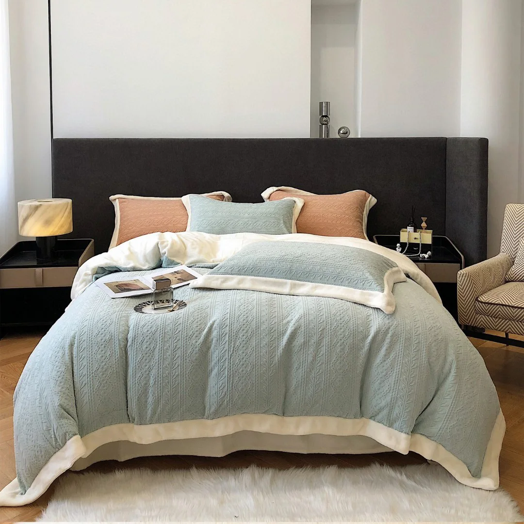 Hot Sale 2023 Velvet Green Warm Flat Sheet Comfortable King Size Duvet