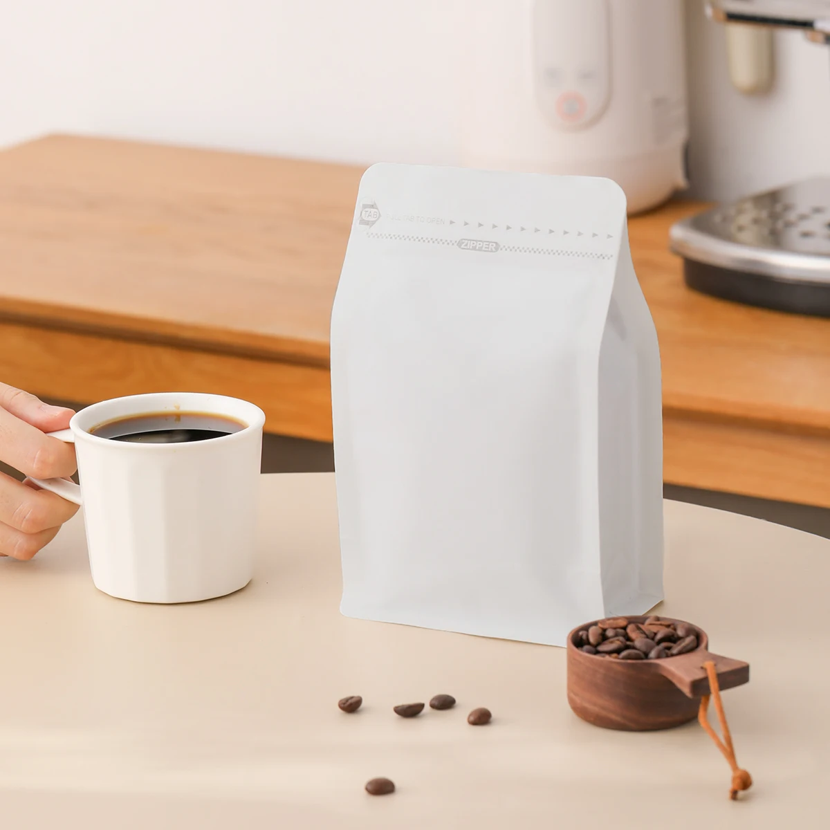 Resealable Biodegradable Recyclable Kraft Paper BRC Certified Matt White PE Plastic Square Bottom Zipper Bag Valve for Noodle manufacture