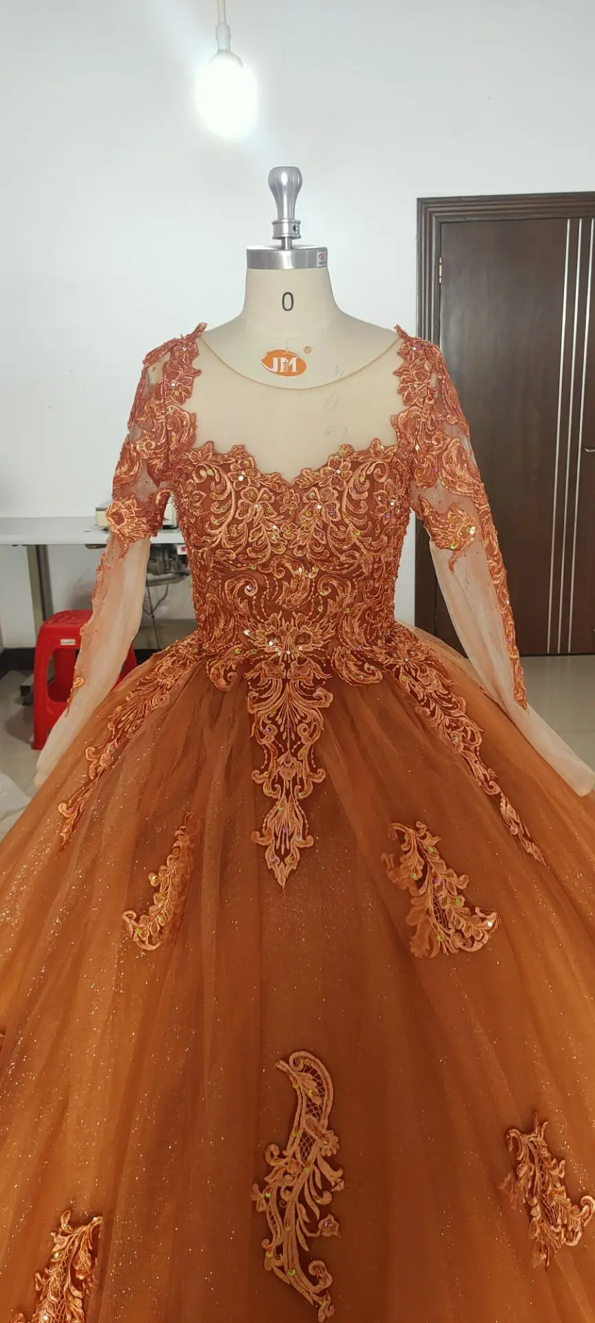 Custom Made Size/Color Designer Lace Applique Bridal Wedding Gowns Long Sleeve Ball Gown Quinceanera Dresses