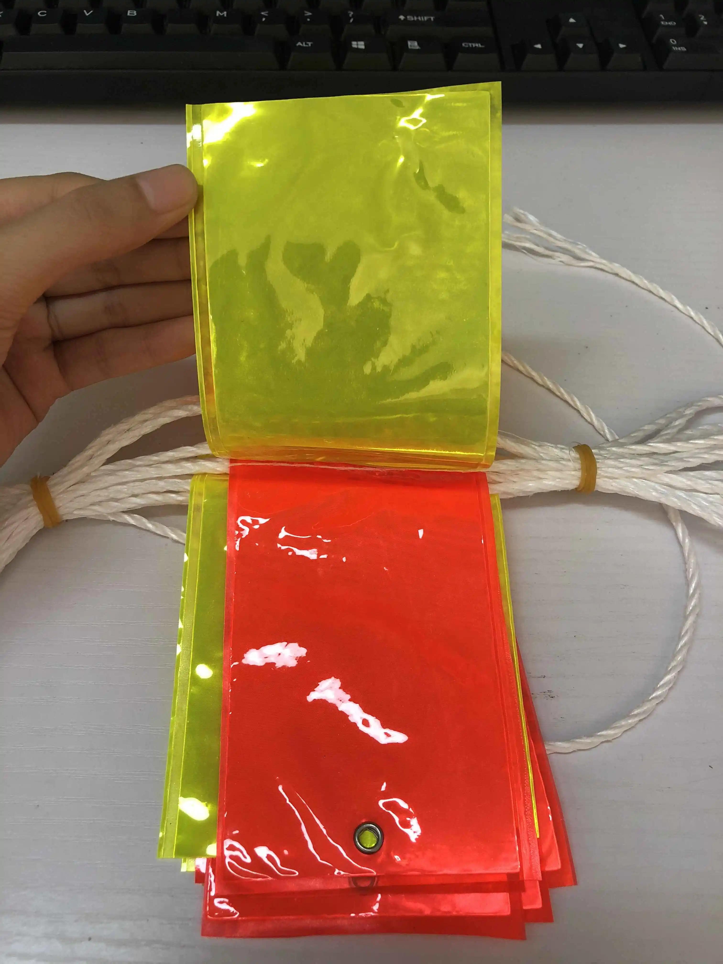 Plastic Triangle Warning Flags Pennant for Opening Ceremony Wedding Roadway Safety Barrier