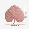 Tapis feuille rose