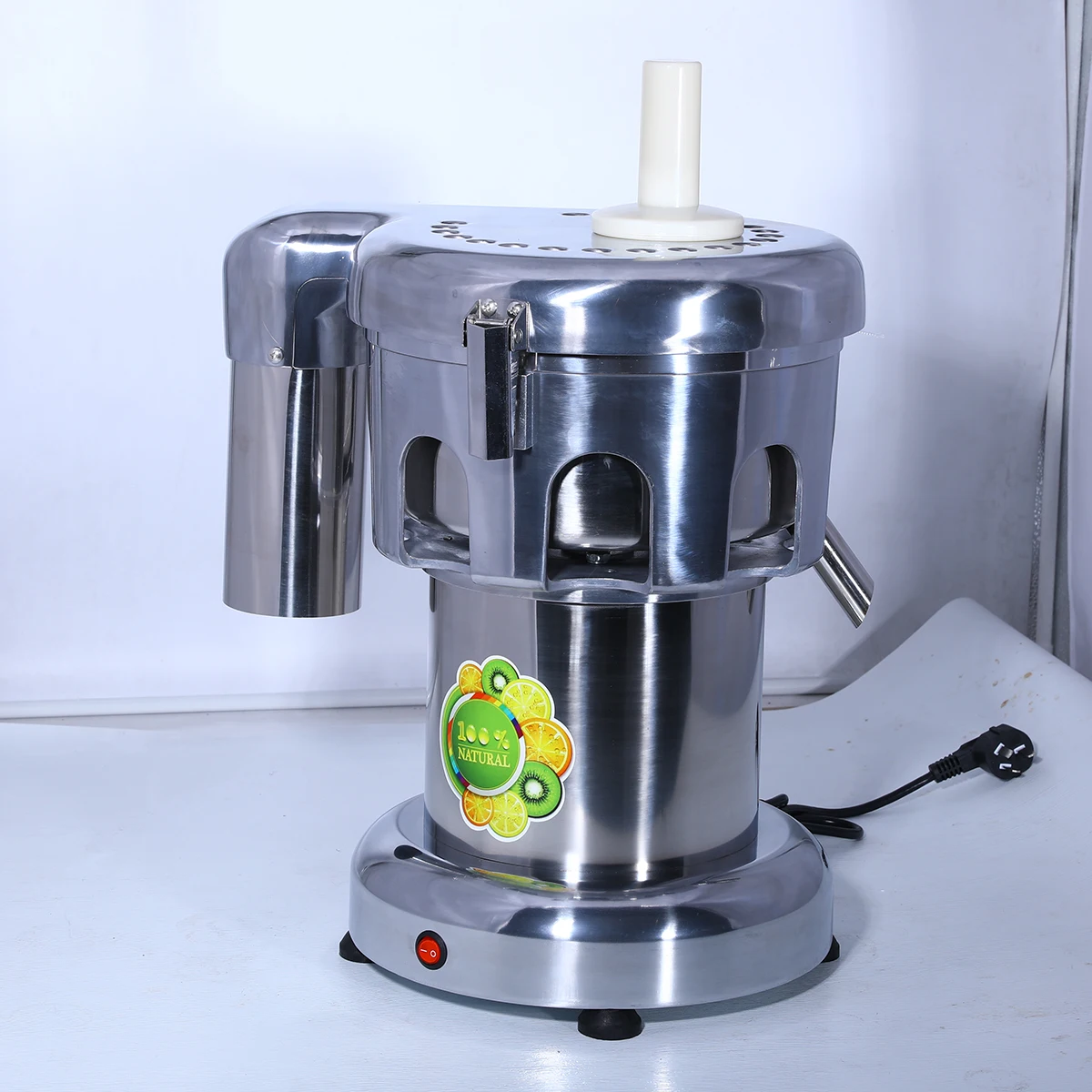 Commercial Fruit and Vegetable Juicer Efficient Durable - Main Image