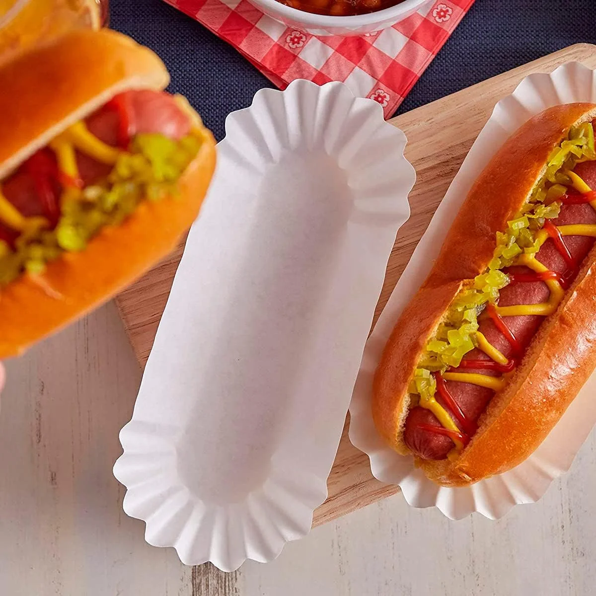 750 White Recyclable Fluted 8-Inch Hot Dog Tray Holders Wrappers Matt Lamination Sturdy Construction Stamp Printing for Food Use