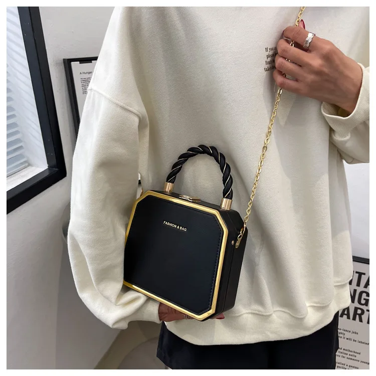 Lady Fashionable Handbag Simple Chain Embellished Mini Square Crossbody Bucket Bag Premium Polyester Lined Casual