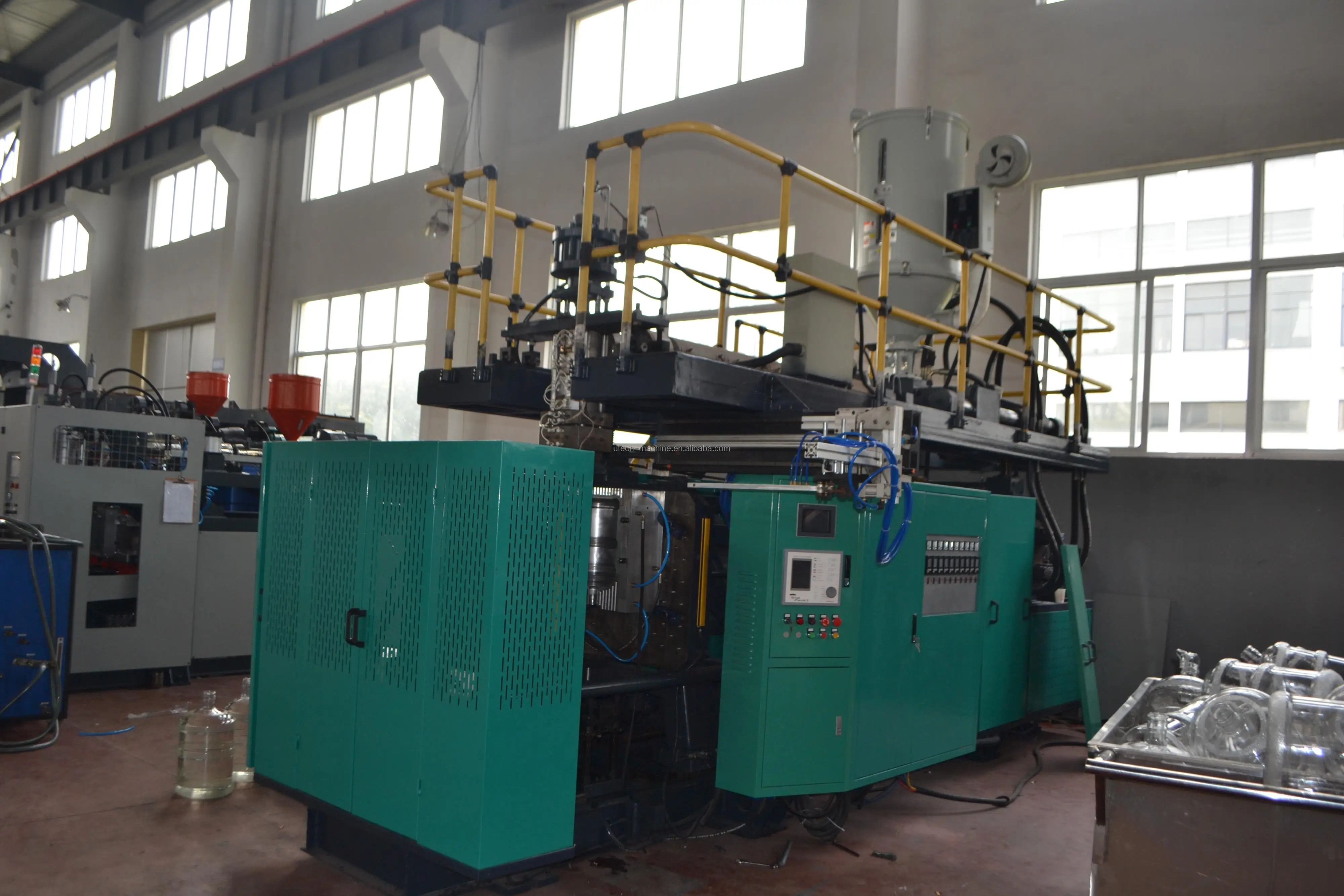 Automatic 5 Gallon Polycarbonate Barrel Blow Moulding 20 Liter PC Bottle Extrusion Blowing Machine