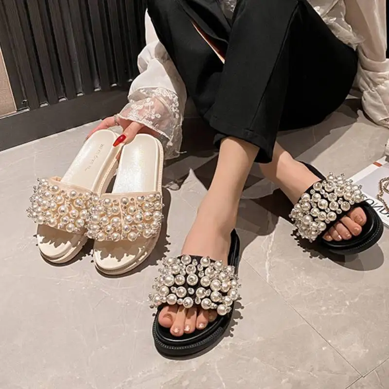 Big Pearl New Design Slippers Fashionable Durable