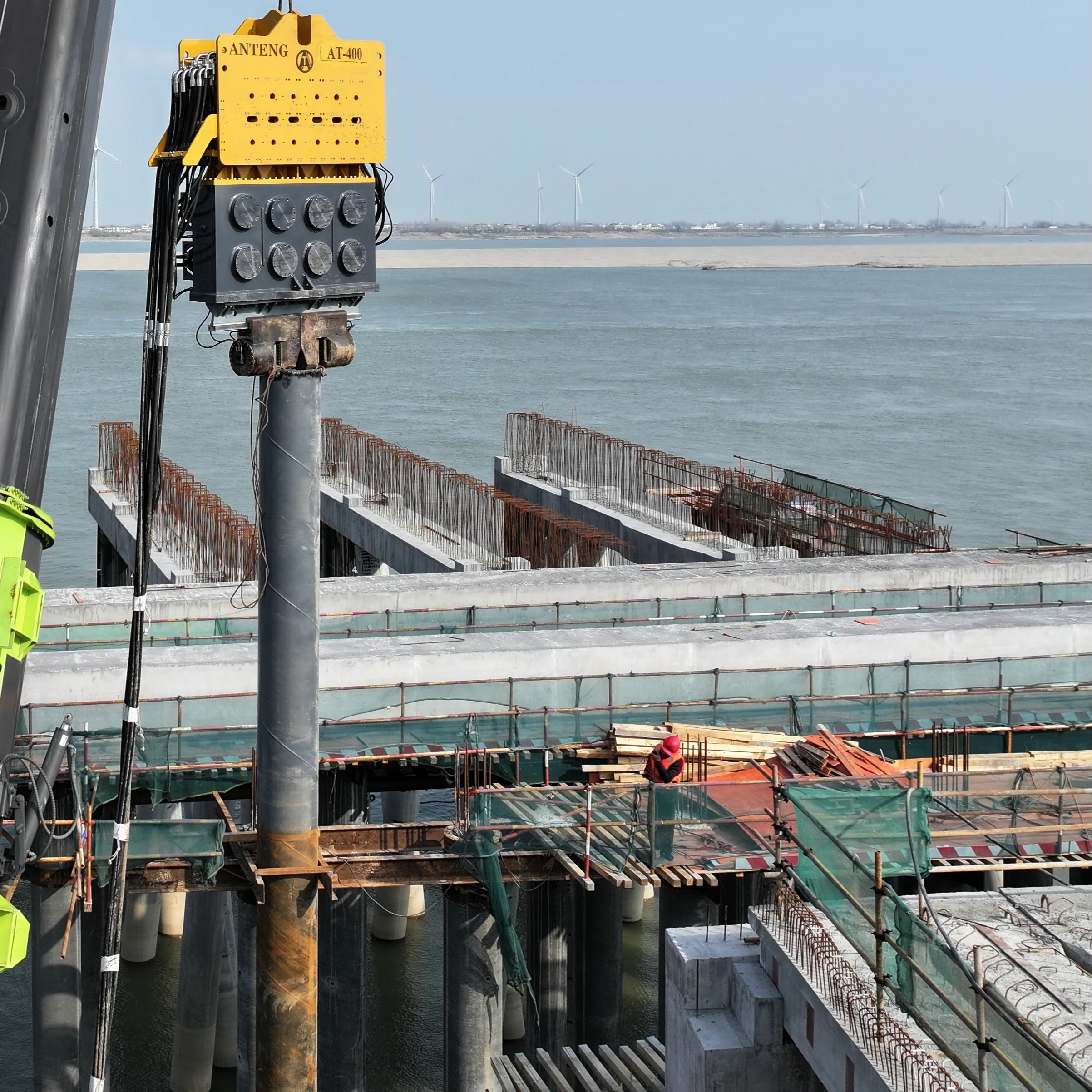 Crane Mounted Vibro Hammer Steel Pipe Piling Machine Pile Hammer