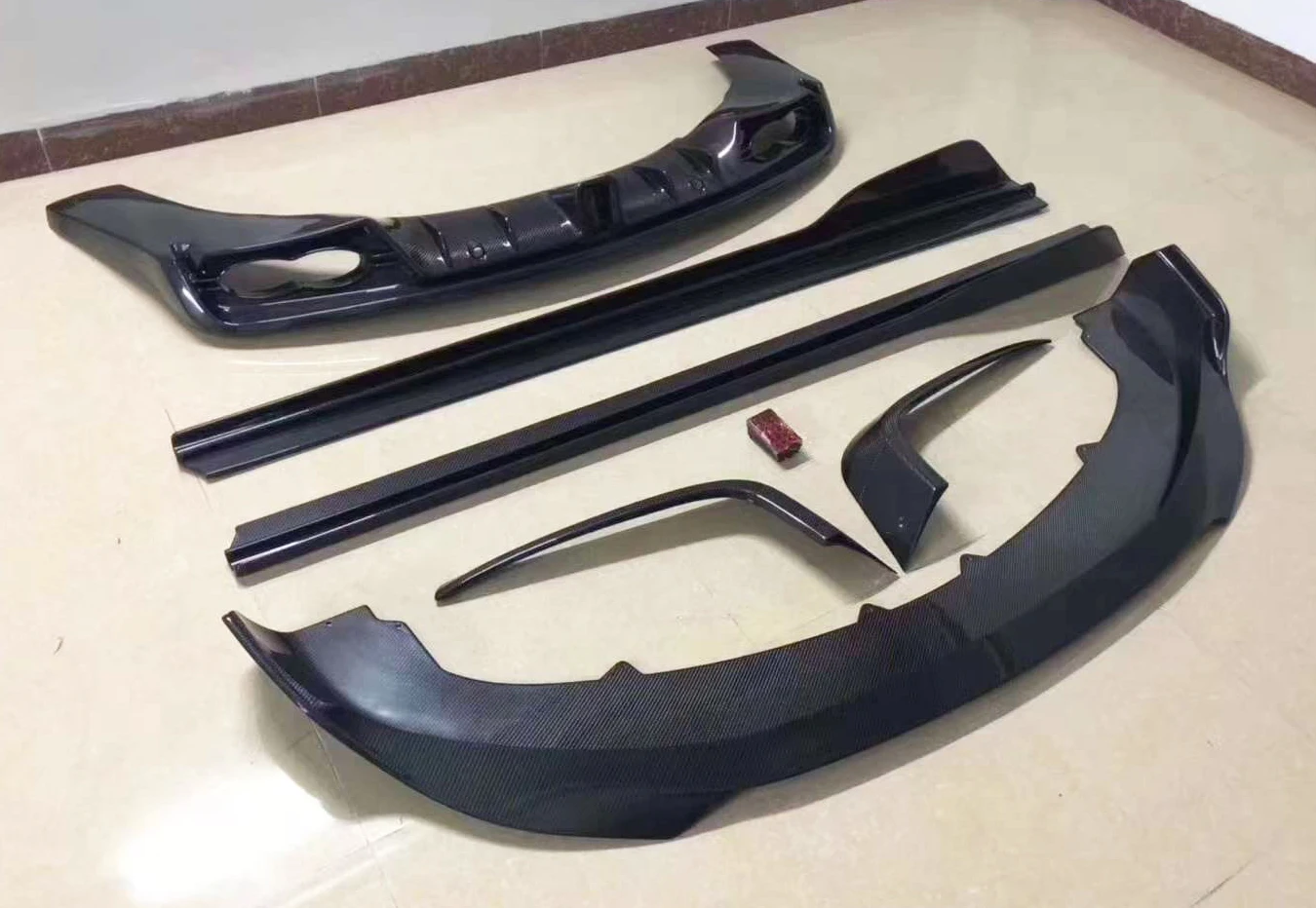New High Quality Carbon Fiber Bumper Kit for Continental GT 2018 Clip-on Attachment Unpainted Good Fitment