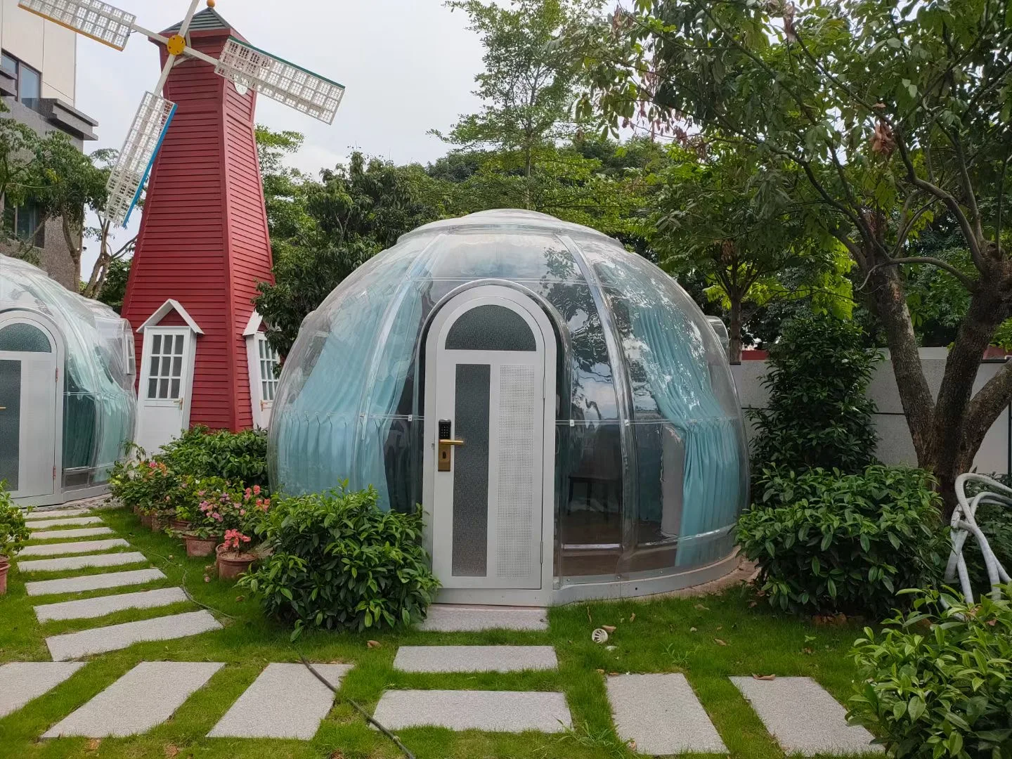 2022 Hot Product Geodesic Domes Igloo Tents Luxury Portable Planetarium Dome Tent Transparent PC Glamping House Tent