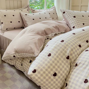 2026 New Style Love Heart Shape Bed Sheets Set Luxury Custom 100% Polyester 4pcs Bedsheets Bedding Set