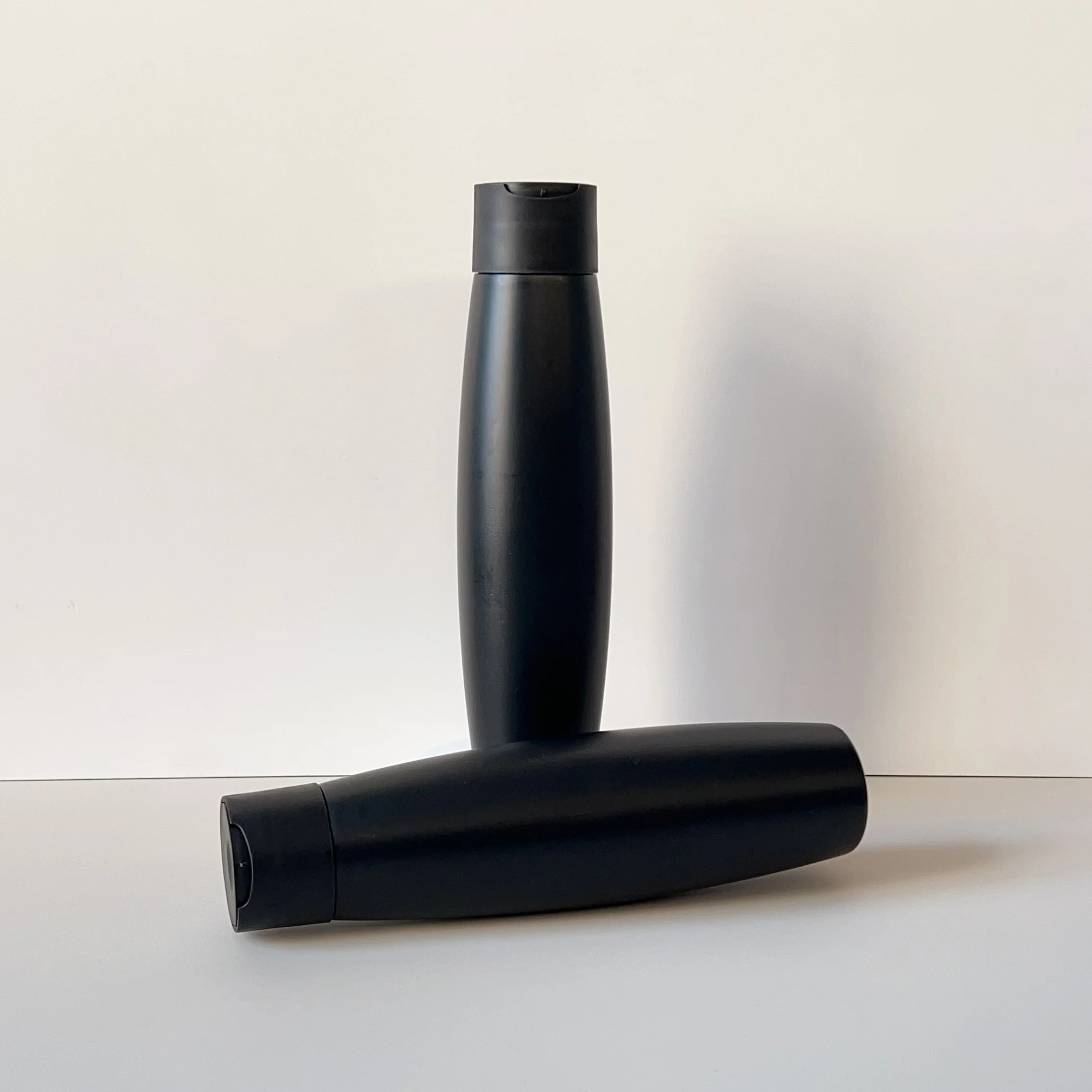 Sunscreen Plastic Bottle Wholesale Custom 500ml HDPE Extrusion Plastic Sunscreen Packaging Bottle