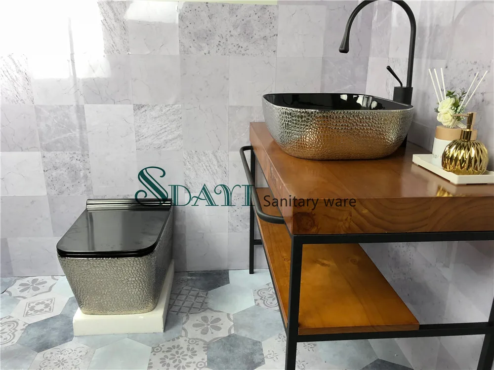 Фантастический роскошный дизайн Скрытый резервуар для воды серебряного цвета под заказ крокодил керамический туалет