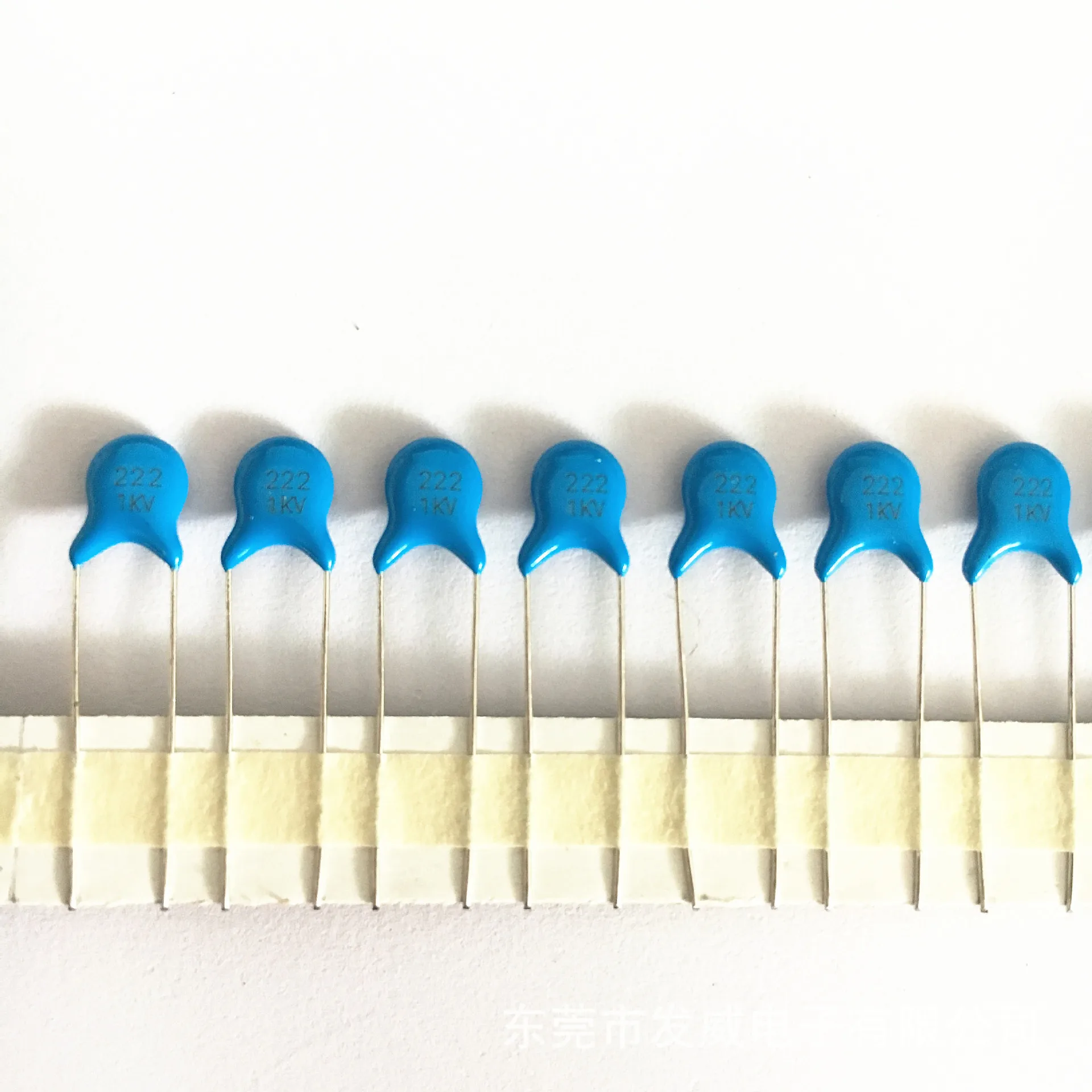 20 Pezzi Condensatori Ceramici Alta Tensione 220pF 15KV - Kit Per Circuiti Elettronici, Resistenti E Affidabili
