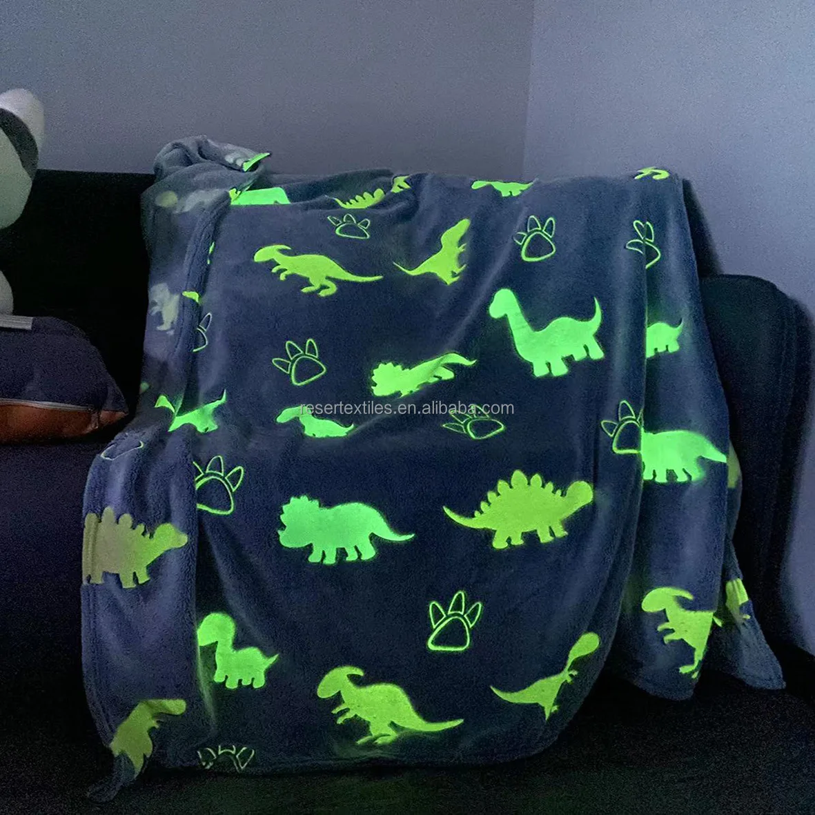 100% Polyester Super Soft Knitted Flannel Glow-in-the-Dark Festival Star Personalized Character Throw Blanket Kids Four Seasons