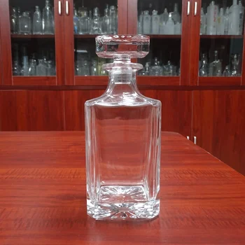 樹皮コルクで覆われたガラス瓶(スクエア) 樹皮コルクで覆われた