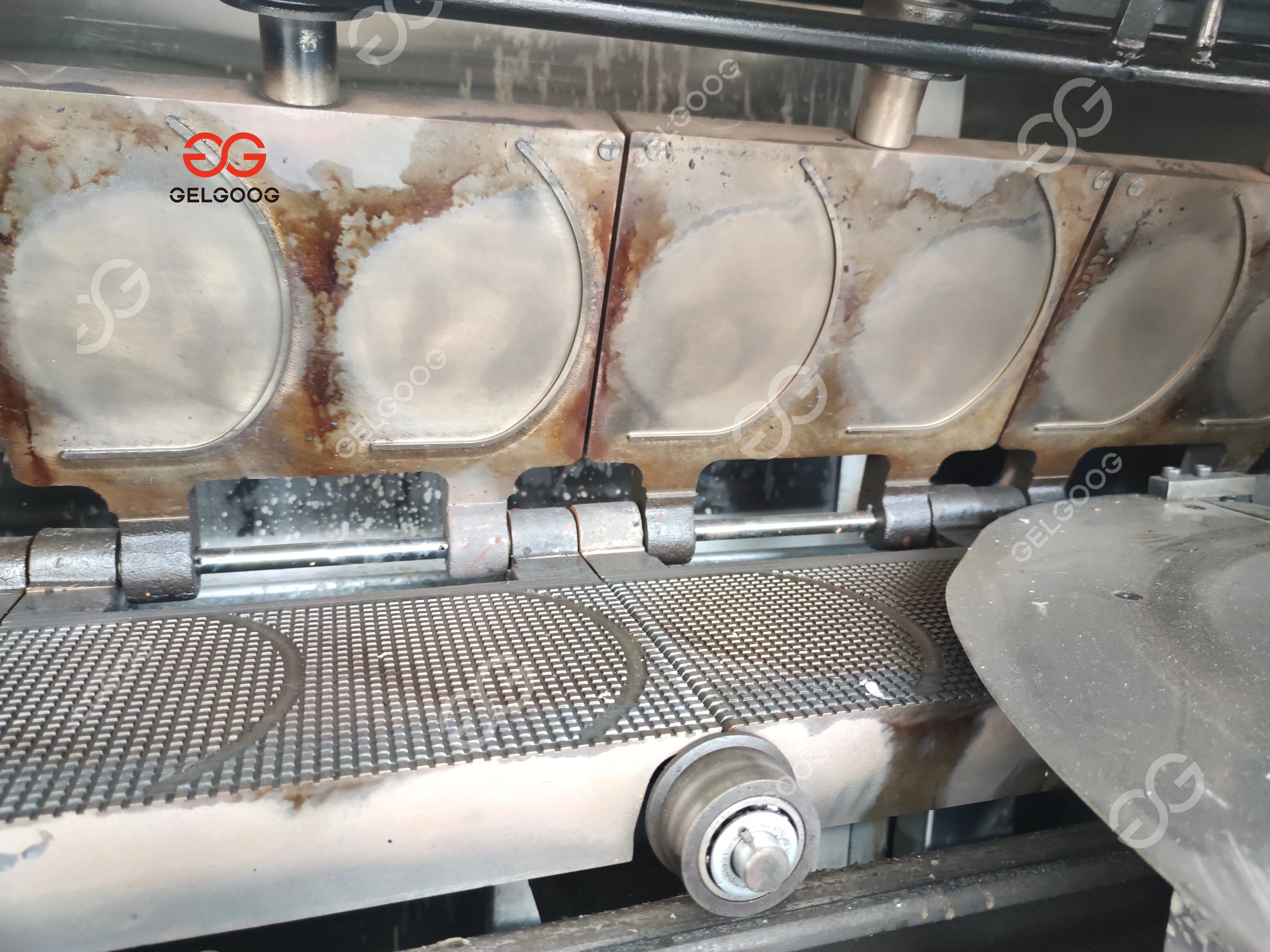Automatically Cornetto Cone Maker Commercial Waffle Ice Cream Cone Making Machine