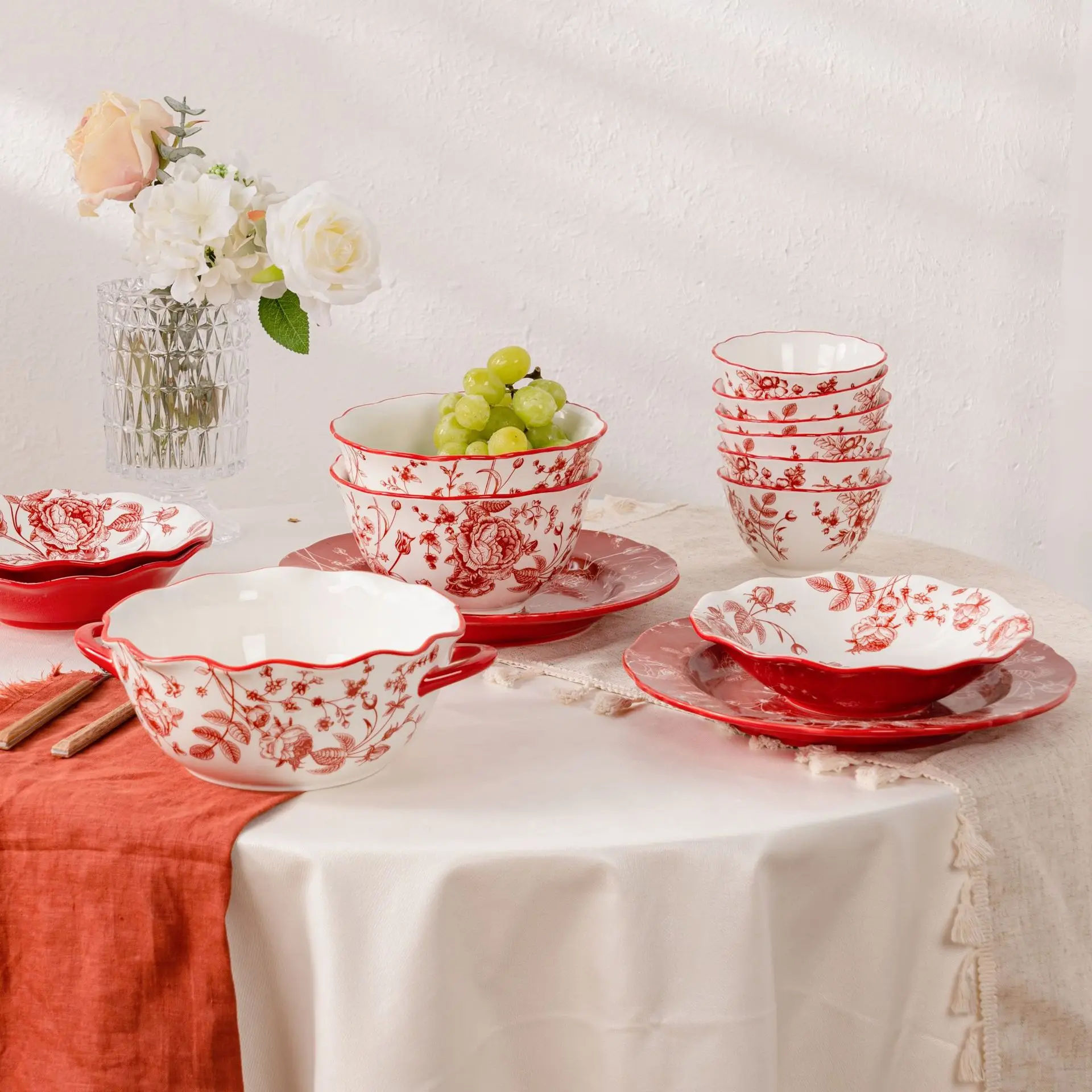 Set Stoviglie Rosse Per Feste - 61 Pezzi, Per 20 Persone, Con Tovaglia, Piatti, Bicchieri